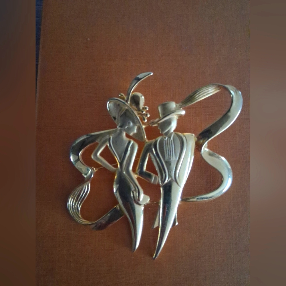 Vintage J&J Gold Tone Pin Brooch